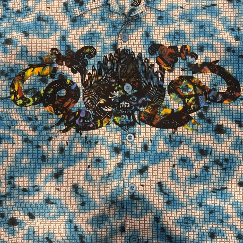 Urban Rags Y2K Men’s Large button up shirt in a blue cheetah print tribal design - Picture 2 of 7